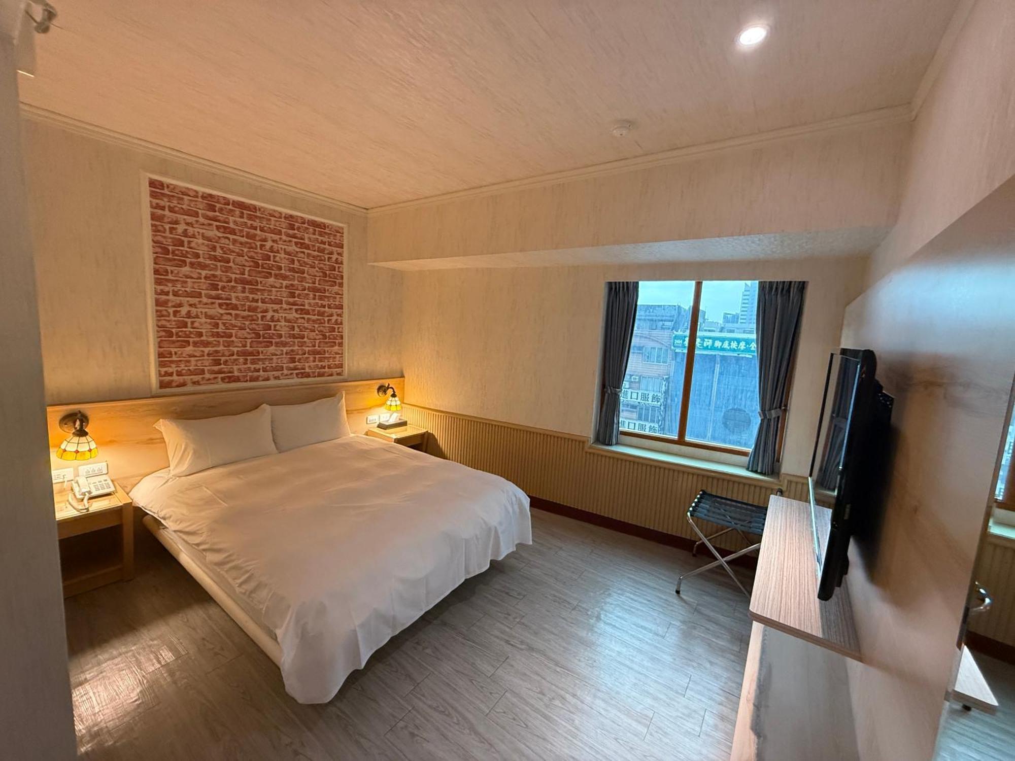 Sung Tai Hotel Каосюн Екстериор снимка