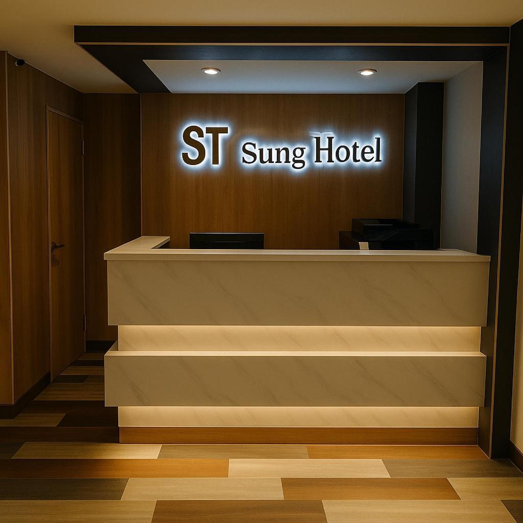 Sung Tai Hotel Каосюн Екстериор снимка