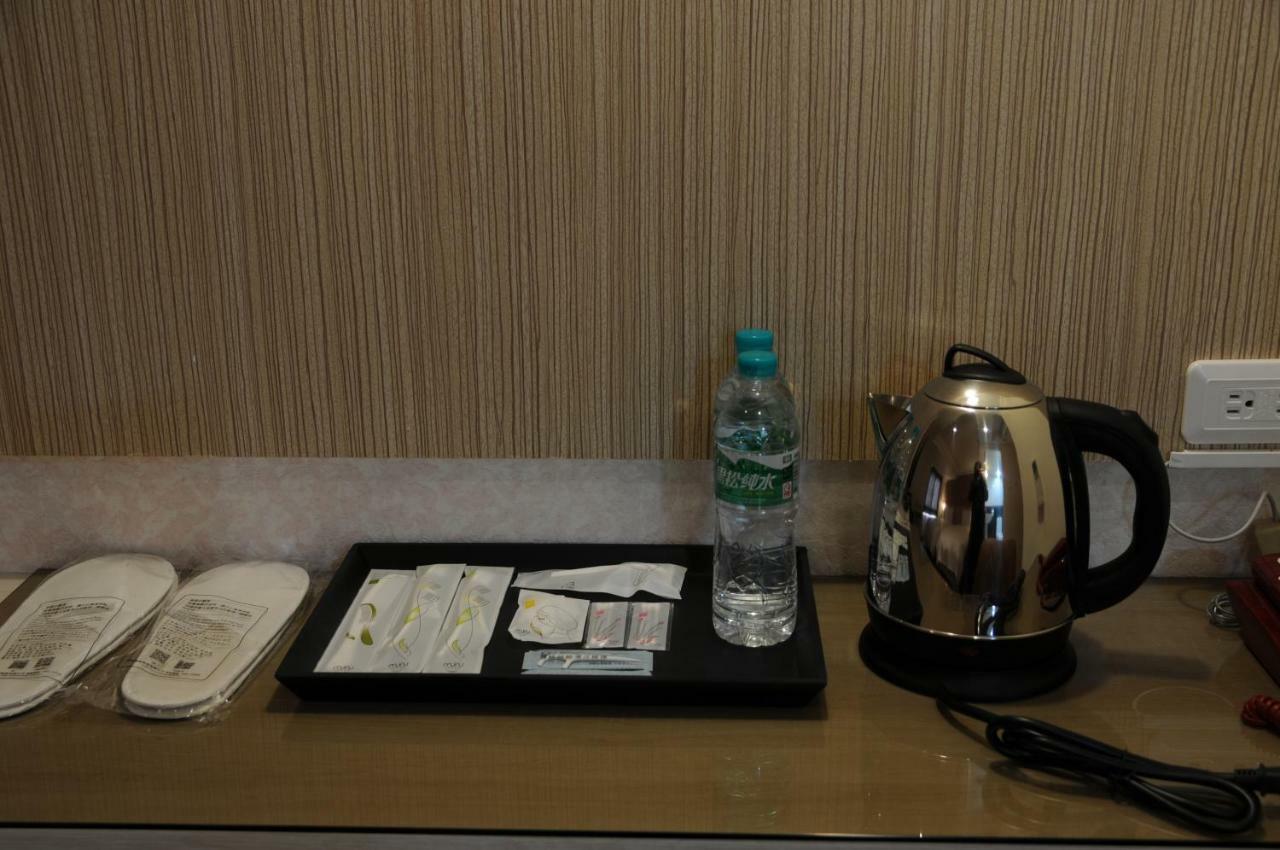 Sung Tai Hotel Каосюн Екстериор снимка
