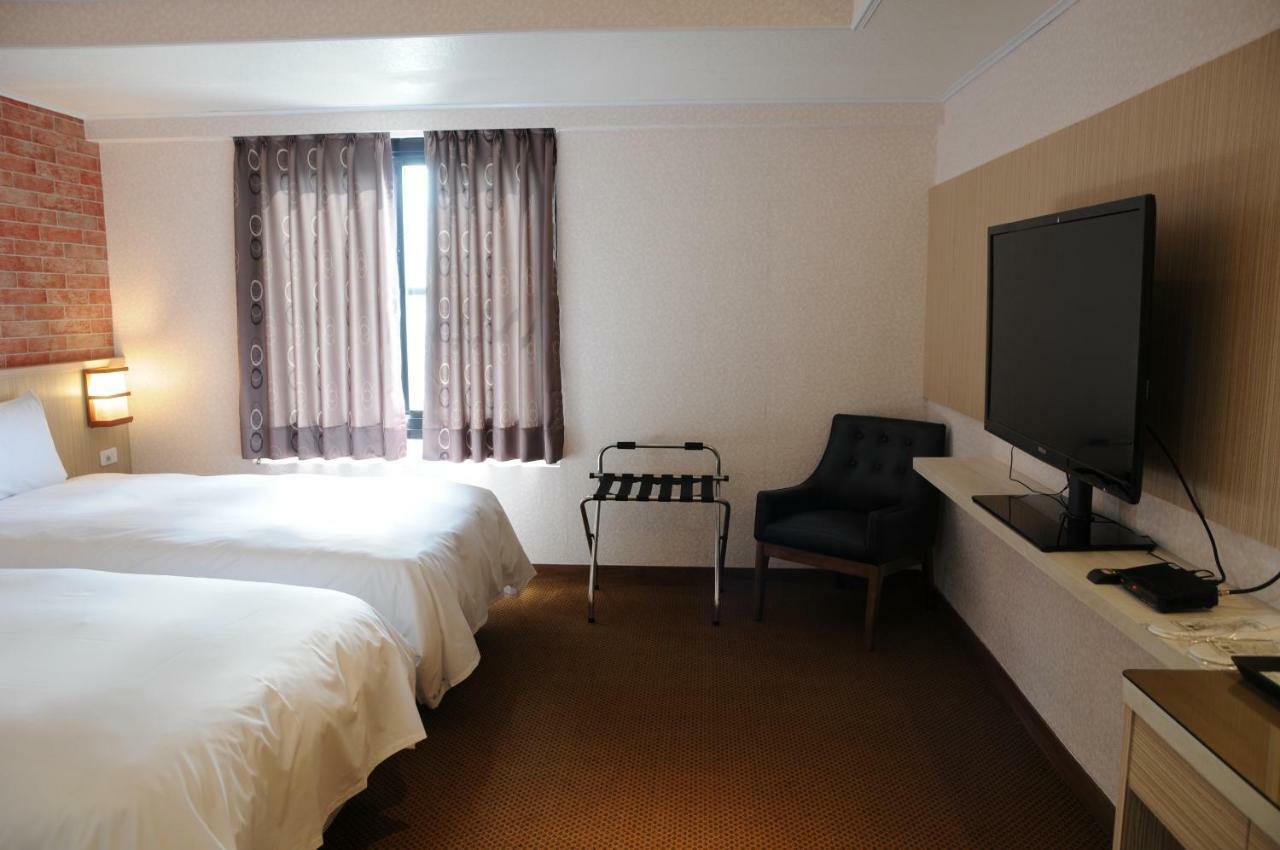 Sung Tai Hotel Каосюн Екстериор снимка