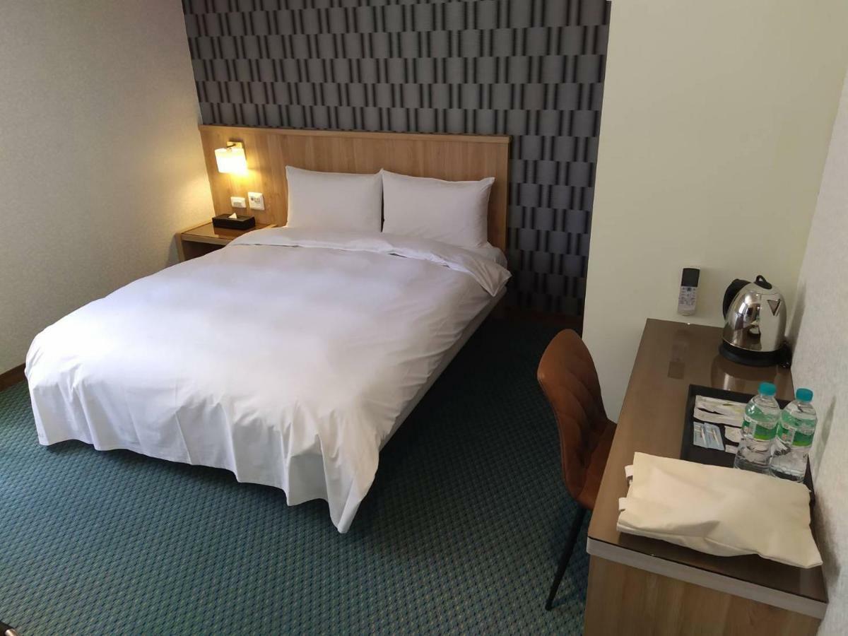 Sung Tai Hotel Каосюн Екстериор снимка