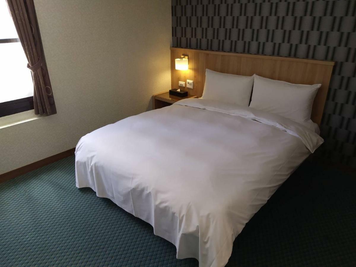 Sung Tai Hotel Каосюн Екстериор снимка
