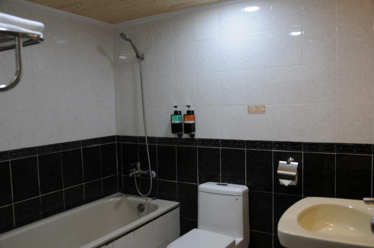 Sung Tai Hotel Каосюн Екстериор снимка