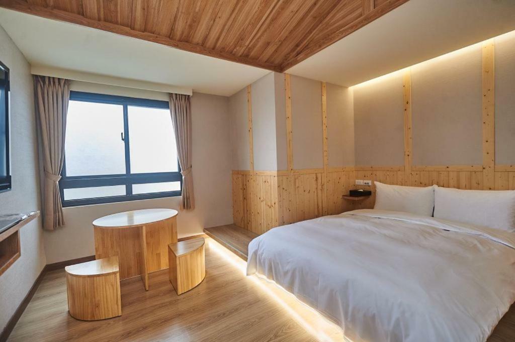 Sung Tai Hotel Каосюн Екстериор снимка