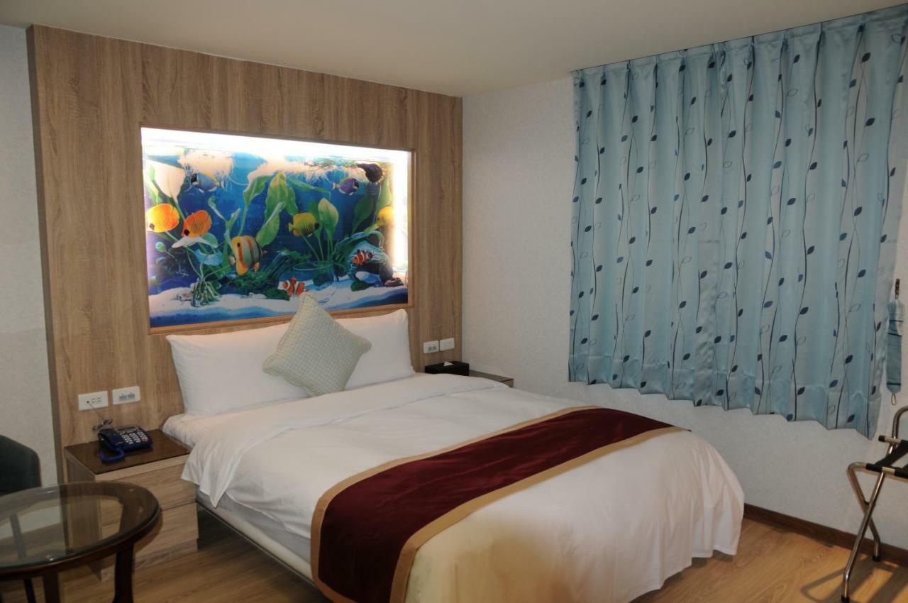 Sung Tai Hotel Каосюн Екстериор снимка