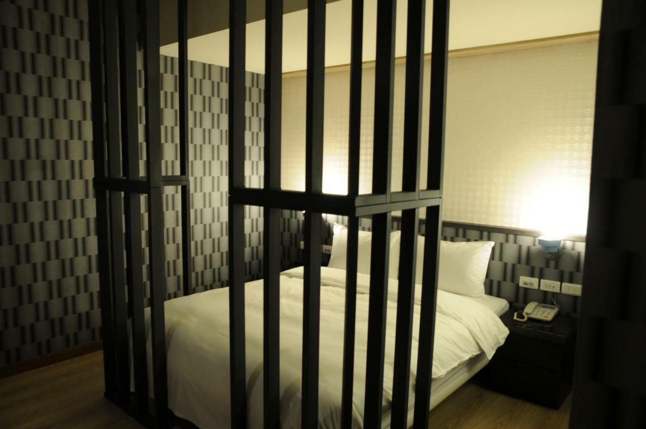 Sung Tai Hotel Каосюн Екстериор снимка
